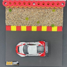 Load image into Gallery viewer, Diorama Modellbau Reifenstapel mit Schotterbett und Curbs als Rennbahnzubehör und Modellbau für viele Rennbahnen und ALternative zu Carrera 21130