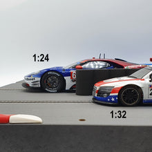 Charger l'image dans la galerie, Massstabsvergleich 1:24 zu 1:32 Reifenstapel Modellbau schwarz von RAS Rennbahnzubehör