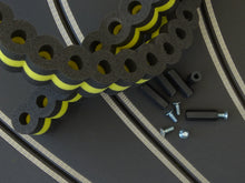 Charger l'image dans la galerie, Modellbau Reifenstapel XL schwarz gelb von RAS Rennbahnzubehör