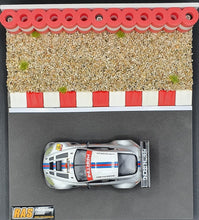 Charger l'image dans la galerie, MOdellbau Reifenstapel Rennbahn Carrera