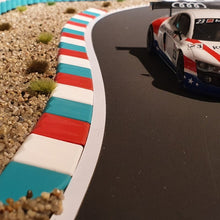 Carica l'immagine nel visualizzatore di Gallery, Modellbau Curbs Mugello auf Diorama RAS