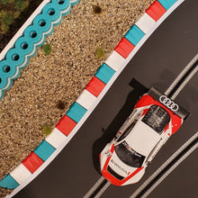 Carica l'immagine nel visualizzatore di Gallery, Diorama Modellbau Curbs mit Kiesbett und Reifenstapel