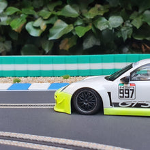 Carica l'immagine nel visualizzatore di Gallery, Reifen Stapel grün weiss Rennbahn Zubehör