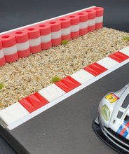 Carica l'immagine nel visualizzatore di Gallery, Flex Curbs rot weiss Modellbau